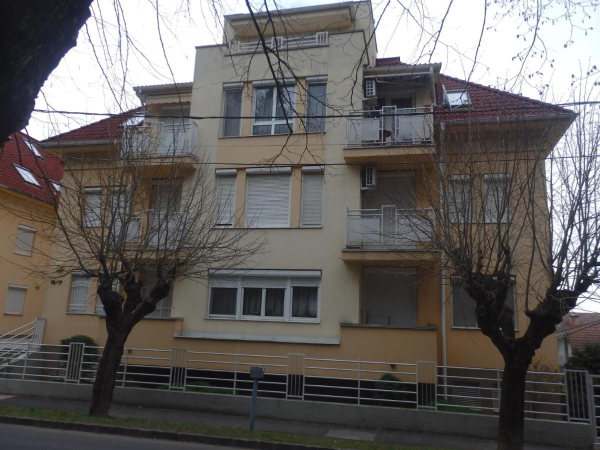 Zoe Apartman Heviz Exterior photo