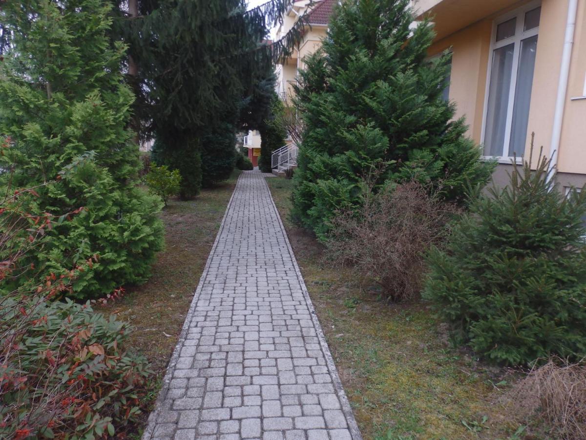 Zoe Apartman Heviz Exterior photo